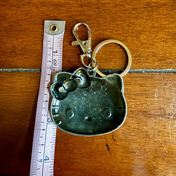 NEW Hello Kitty Keychain Vintage Metal Car Key Chain or Purse Charm - Picture 4 of 4
